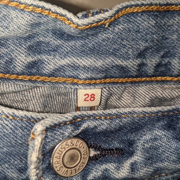 Levi's High-Waisted 150 Shorts - Picture 5 of 7